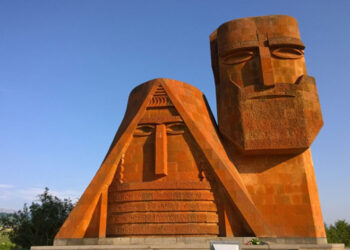 Ազրպէյճան Սկսած Է Արցախի «Մե՛նք Ենք,  Մեր Սարերը» Յուշարձանը Իւրացնելու Հոլովոյթը
