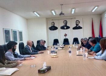 Լուիս Մորենօ Օքամփօ ՀՅԴ-ի  Գործիչներու Հետ Հանդիպում Ունեցաւ