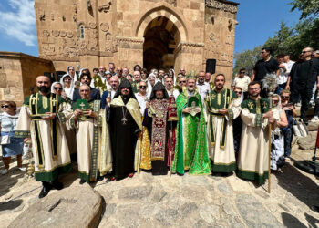 Աղթամարի Մէջ Տարեկան Սուրբ Պատարագ