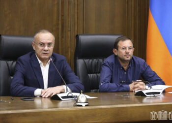 «Հայաստան» Խմբակցութեան Մամուլի  Ասուլիսին Ընթացքին Շեշտուեցաւ Արցախի  Հարցը Հետապնդելու Կարեւորութիւնը