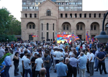 Բագրատ Արք. Գալստանեան Կը Պահանջէ Արցախի  Հարցը Բանակցային Օրակարգին Մէջ Ներառել