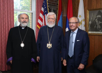 Արամ Ա. Վեհափառ Հայրապետին այցելեց դատական ելոյթներով մեծ համբաւ վայելող դատաւոր Ֆրանք Քափրիօ