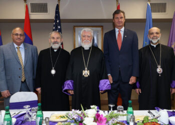 Արամ Ա. Կաթողիկոս Ժամանեց Մասաչուսեց Նահանգի Ուսթըր Քաղաքը