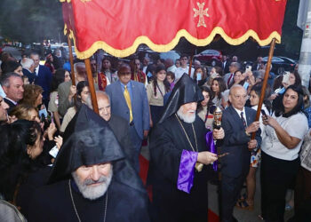 Արամ Ա. Կաթողիկոս Փրաւիտընսի Մէջ