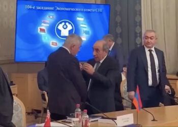 Հայաստանի Եւ Ազրպէյճանի Փոխվարչապետները Մոսկուայի Մէջ Զրուցած Են