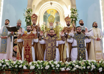 Հայ Եկեղեցւոյ Երեք Սպասաւորներու Եպիսկոպոսական Ձեռնադրութիւնն Ու Օծումը` Անթիլիասի Մայրավանքին Մէջ