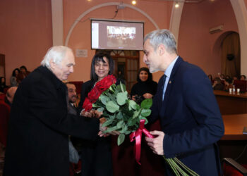 Հայրենի Կեանք