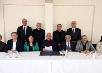 Օճալան ՔԱԿ-ին Կոչ Կ՛ուղղէ Զէնքերը  Վար Դնելու Եւ Ինքնալուծարուելու