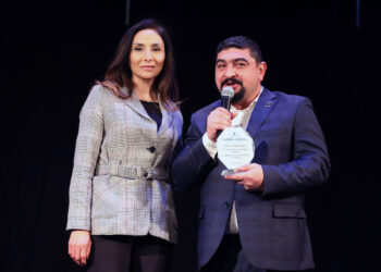 Մասնակցութեամբ Հայրենի Դերասան Արման Նաւասարդեանի.  Արեւմտահայ Բանաստեղծութիւններու Ծաղկաքաղի Ասմունքի Ու Երգի Իւրայատուկ Ներկայացում