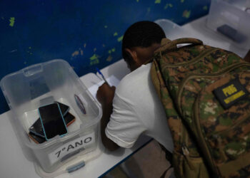 Պրազիլի Մէջ Բջիջային Հեռաձայնները Արգիլուած Են Դպրոցներէն Ներս