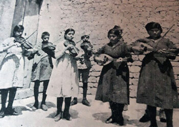 Մենք` Հայերս, Կանք Եւ Պիտի Մնանք