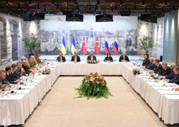 Պոլսոյ Մէջ Ռուս-Ուքրանական  Բանակցութիւնները Երկու Ժամ Ետք Աւարտեցան