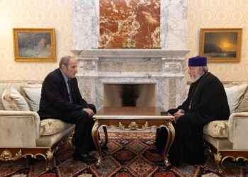 Լեւոն Տէր Պետրոսեան Դատապարտեց  Եկեղեցւոյ Դէմ «Իշխանութեան  Հակասահմանադրական Ոտնձգութիւնը»