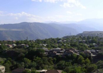 Ակնարկ.  Հիմնաւորեալ Եւ Օրինական