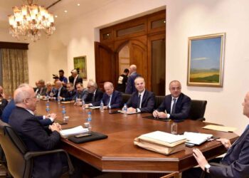 Պըրրի Խորհրդարանի Դիւանի  Եւ Վարչութեան Ու Արդարադատութեան  Յանձնախումբի Միացեալ Ժողովին Նախագահեց