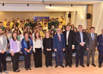 Համազգայինի Մ. Եւ Հ. Արսլանեան Ճեմարան. «Ուալիտ Պըն Թալալ» Բարեսիրական Հաստատութեան Փոխնախագահ, Նախկին Նախարար Լէյլա Սոլհ Համատէ Այցելեց Ճեմարան