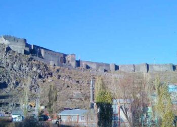 Կարսի Գրաւումը Թրքական Բանակին Կողմէ Բոլշեւիկներու Դէմ Ժողովրդային Դիմադրութիւն Եւ Ոյծի Ճակատամարտը