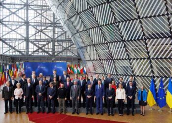 Եւրոպական Միութեան 27 Անդամներէն  26-ը Կը Պնդեն` Ուքրանիան  Պէտք Է Ինք Որոշէ Իր Ապագան