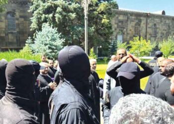 «Դրօշակ»-ի Առաջնորդող.  Փաշինեանը Պատերազմ Է Յայտարարել Հայ Ժողովրդին