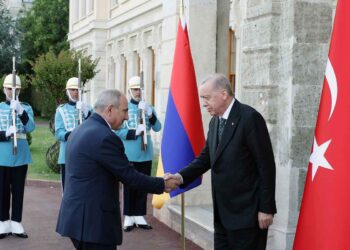 Հայու Շահը Եւ Իրաւը