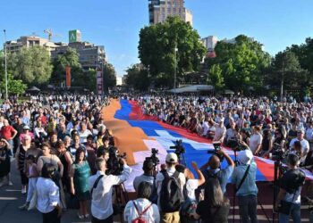 Իմ Սիւնակը – Ձեր Աշխարհը.  Միջազգային «Ձաբռտուք»-ներու Դիմաց` Արցախ Աշխարհի «Ծիծաղ»-ը  (2 Սեպտեմբեր 1991)