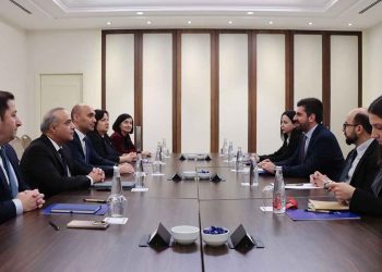 Պոլսոյ Մէջ Հանդիպած Են ԵԱՀԿ-ի Խորհրդարանական  Վեհաժողովի Հայաստանի  Եւ Ազրպէյճանի Պատուիրակութիւնները