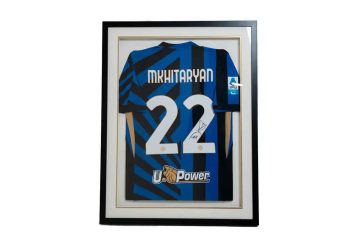 Մխիթարեանի Մարզաշապիկը Ներկայացուած Է Բարեգործական Աճուրդին