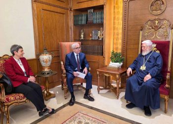 Արամ Ա. Կաթողիկոս Ընդունեց Այցելութիւնը  Հայաստանի Նոր Նշանակուած Դեսպանին
