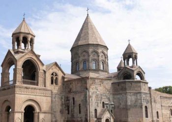 Ս. Էջմիածինը Կը Հակադարձէ Անջատուած  Եպիսկոպոսներու Ստորագրած Յայտարարութեան