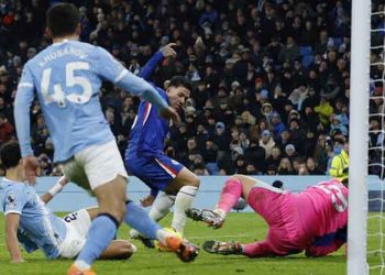 Եւրոպական Ֆութպոլ.  Արսենալ Կը Սուրայ, Պարսելոնա Ինթէր Եւ Լանս Առաջին Մնացին