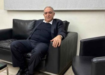 Արա Պուլուզեան Այցելեց «Ազդակ»