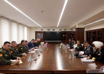 Հայաստանի Պաշտպանութեան Նախարարը Ընդունեց Հնդկաստանի Բանակի Ընդհանուր Հրամանատարը