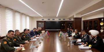 Հայաստանի Պաշտպանութեան Նախարարը Ընդունեց Հնդկաստանի Բանակի Ընդհանուր Հրամանատարը