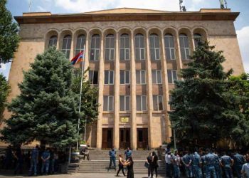 Սահմանադրական Դատարանը Վճռորոշ Կարող Է Լինել Գործադիրի Եւ Եկեղեցու Միջեւ Հակամարտութիւնում