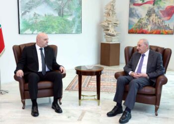 Պաապտայի Պալատին Մէջ.  Աուն – Պըրրի Եւ Աուն – Սալամ Հանդիպումներ