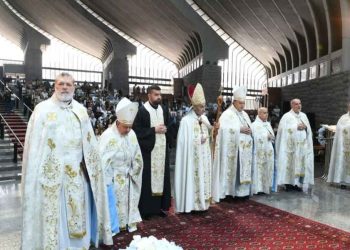 Ռայի Պատրիարք. «Ընկերային Ցանցերու Վրայ Բանավէճերը Լեզուի Եւ Արժէքներու Մտահոգիչ Անկում Են, Ինչպէս Նաեւ Արժանապատուութեան Ոտնահարում»
