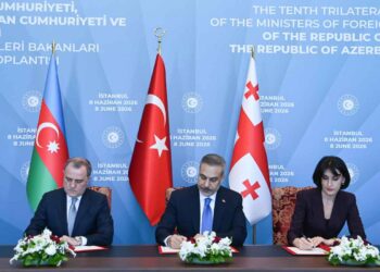 Պոլսոյ Մէջ Սկսաւ Ազրպէյճանի, Վրաստանի Եւ Թուրքիոյ Արտաքին Գործոց Նախարարներու  Հանդիպումը