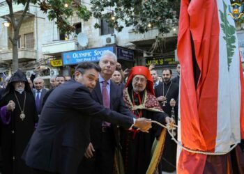 «Ցեղասպանութենէն Մինչեւ Սրբութեան Փառքը».  «Կենաց Ծառ» Յուշակոթողը Ճիւնիի Սրտին Մէջ Նուիրատուութեամբ Տէր եւ Տիկին Սարգիս եւ Ժիւլի Պուտագեանի