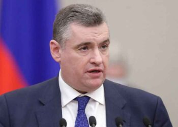 Սլութսքի. «Եւրոպական Միութիւնը Ուքրանիոյ Զէնքեր Մատակարարելով Համաշխարհային Գ. Պատերազմ Կը Ծագեցնէ»