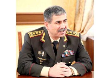 Ազրպէյճանի Պաշտպանութեան  Նախարարը Կ՛այցելէ Թուրքիա