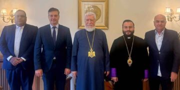 Արամ Ա. Կաթողիկոս Ընդունեց  Վենեզուելայի Եւ Յունաստանի Դեսպանները