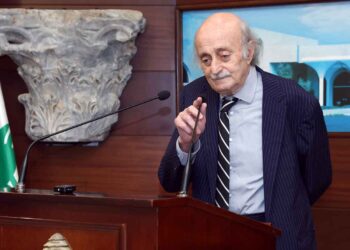 Այցելելով Նախագահ Աունին` Ժոմպլաթ. «Կը Զօրակցինք Բանակցութիւններուն, Եթէ Աստիճանական Կամ Ամբողջական Հեռացման Յանգեցնեն»
