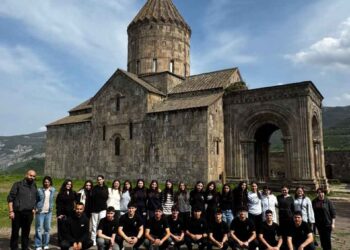 Համազգայինի Մելանքթոն Եւ Հայկ Արսլանեան Ճեմարանի Ժ. Դասարանի Հայաստանագնացութիւնը