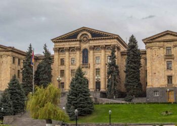 Ակնարկ.  Հիմնական Դերակատարութիւն