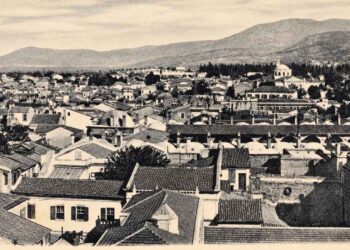 Ապրուած Օրեր.  Ե. Տանիքէ Տանիք