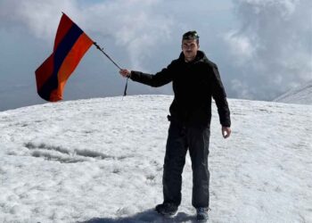 Արարատ` Երազէն Դէպի Իրականութիւն
